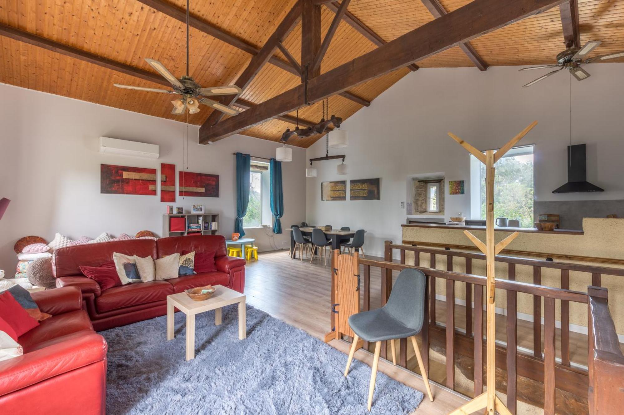 Maison Avec Piscine Location De Vacances Ferme Pedagogique Du Dolmen Le Pouget Bagian luar foto